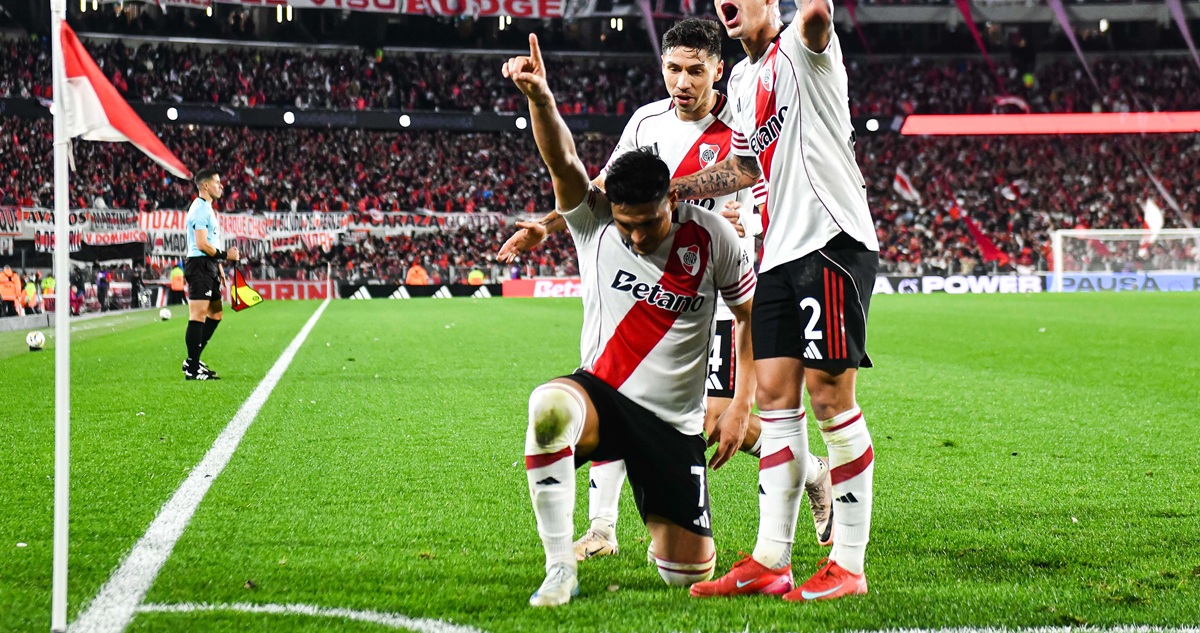 Maximiliano Salas Rinde Homenaje al Ídolo Salas en Debut Goleador con River Plate