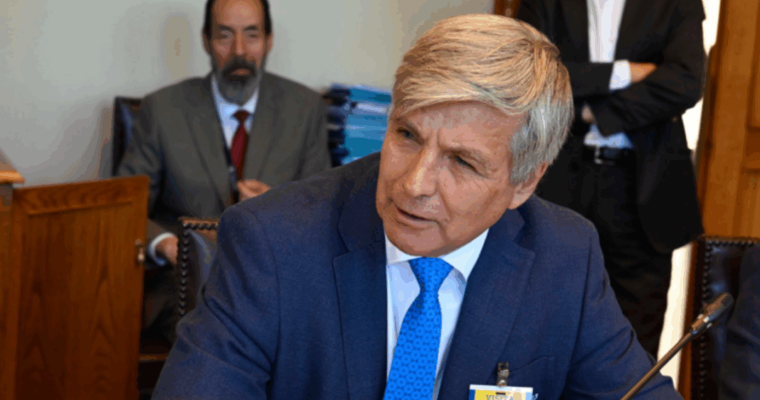 Mayne-Nicholls Denuncia Cambio Polémico del Servel: