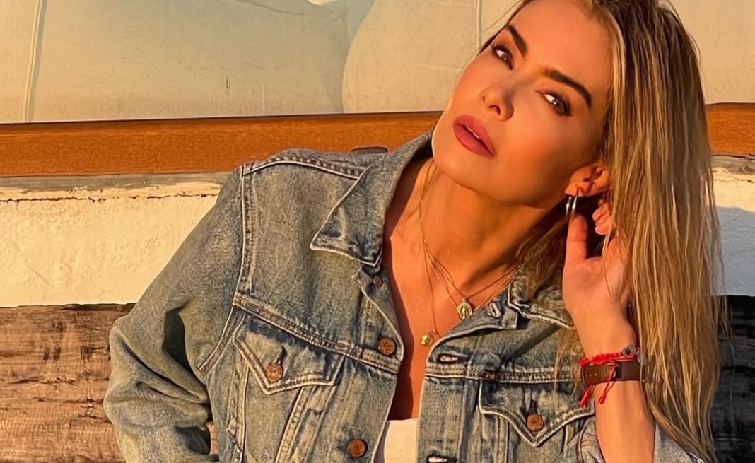 Paola Camaggi, la eterna belleza: Cómo la modelo de 57 años cautiva con su impresionante figura