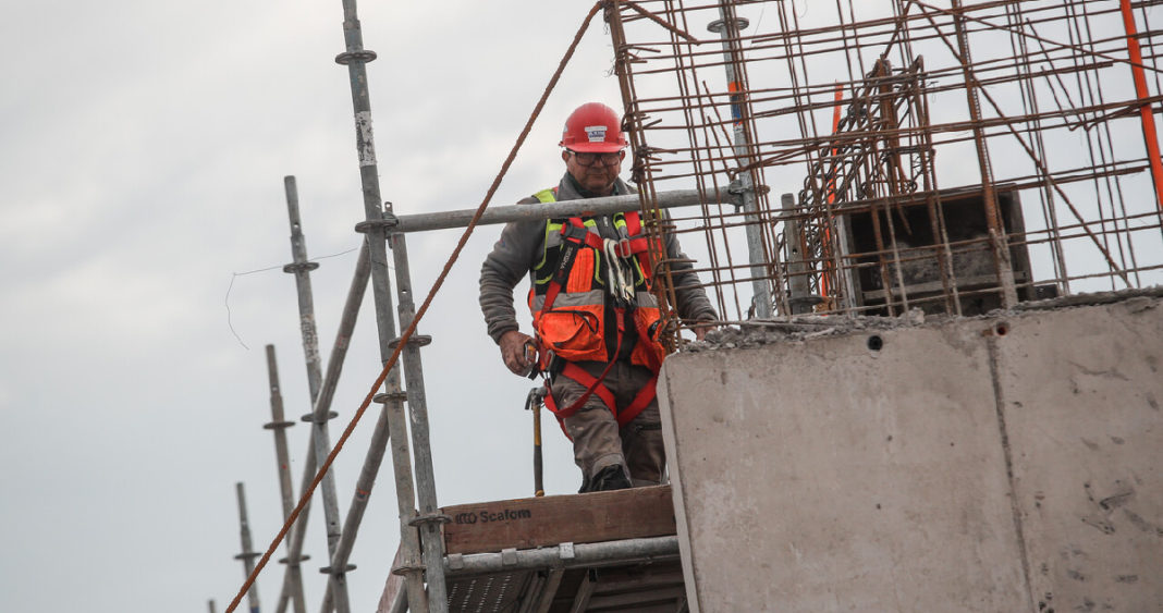 Región de Los Ríos Enfrenta Retrasos Alarmantes en Proyectos de Inversión
