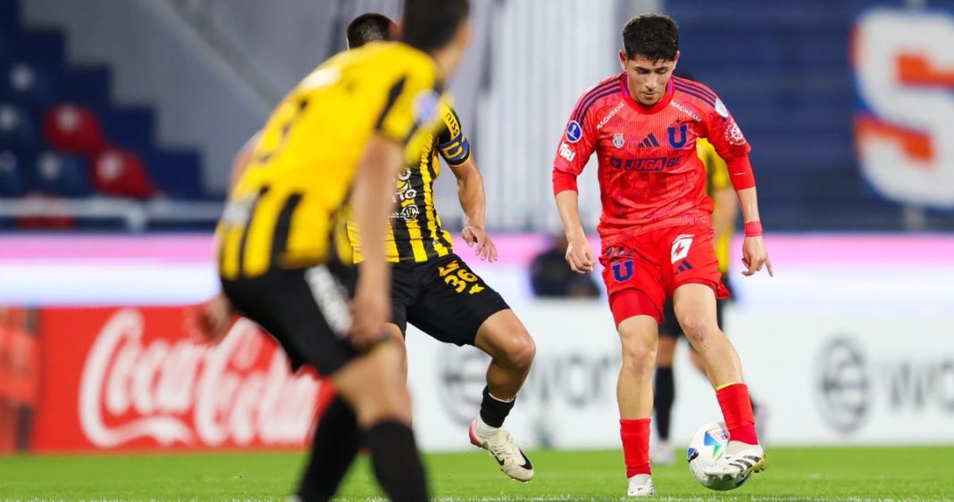 Remontan a La U en Paraguay, pero los azules avanzan a octavos de la Sudamericana