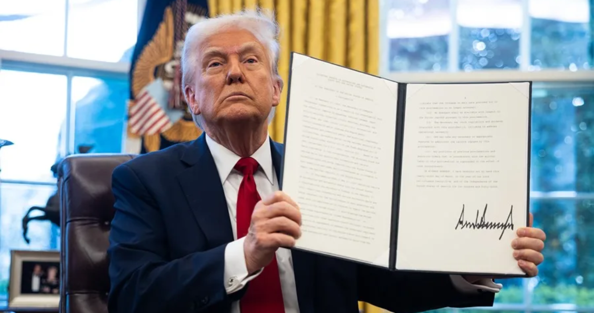 Tensión Comercial Escalada: Trump Impone Nuevos Aranceles a México y la UE