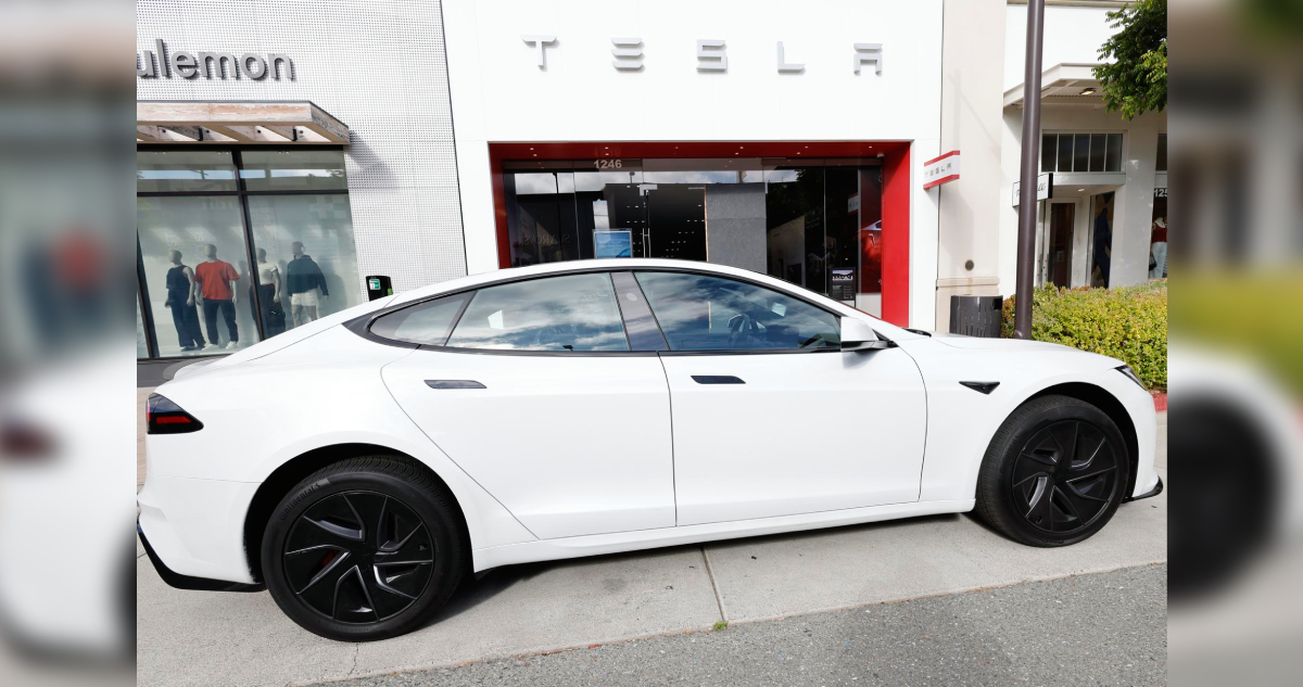 Tesla Enfrenta Duro Golpe: Aranceles de Trump Cuestan $300 Millones en 3 Meses