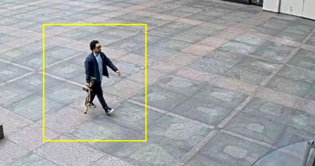 Tirador Solitario Ataca Edificio Emblemático en Nueva York: Un Policía Muerto y Civiles Heridos