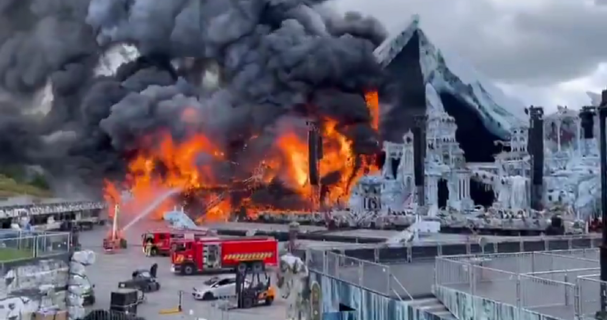 Tomorrowland en llamas: Incendio devasta el escenario principal a días del festival