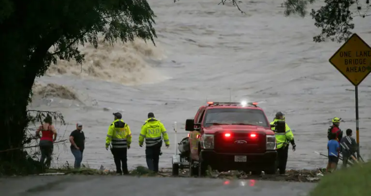 Tragedia en Texas: Inundaciones dejan 52 muertos y decenas de desaparecidos