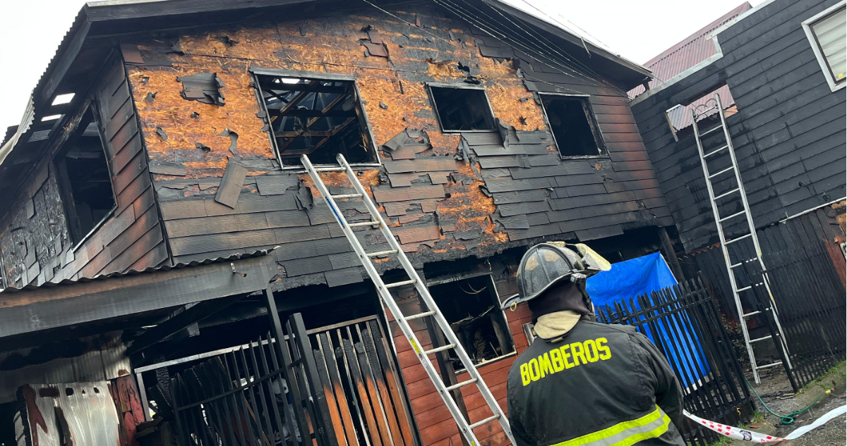 Trágico Incendio en Valdivia Cobra Cuatro Vidas, Incluyendo Dos Niños