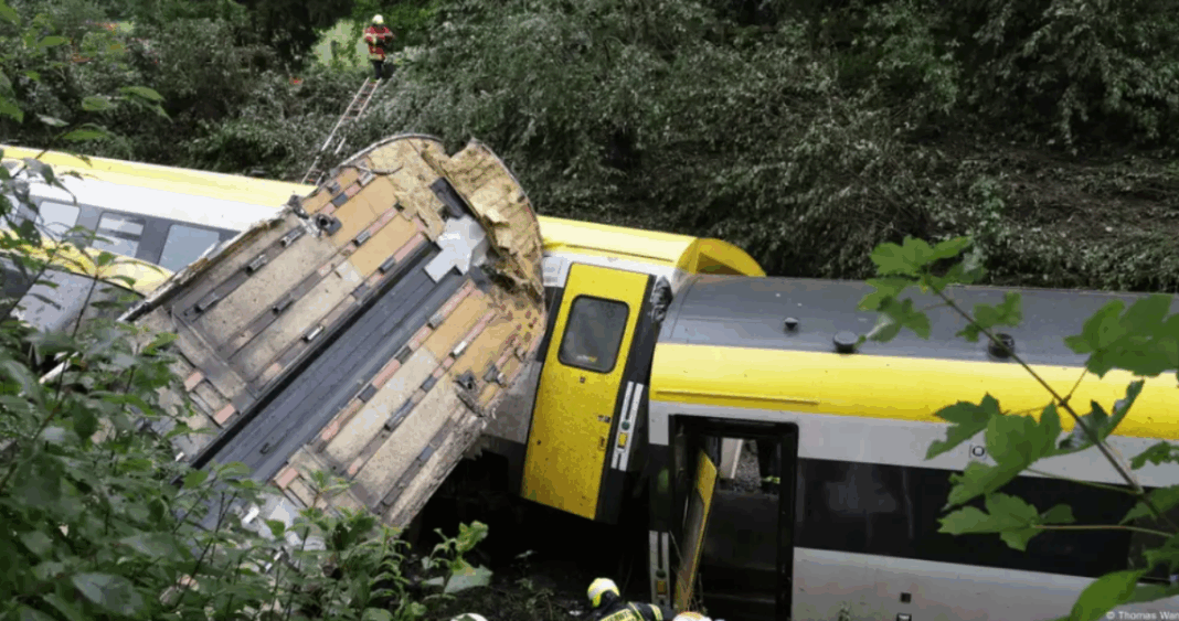Trágico descarrilamiento de tren en Alemania deja al menos 3 muertos