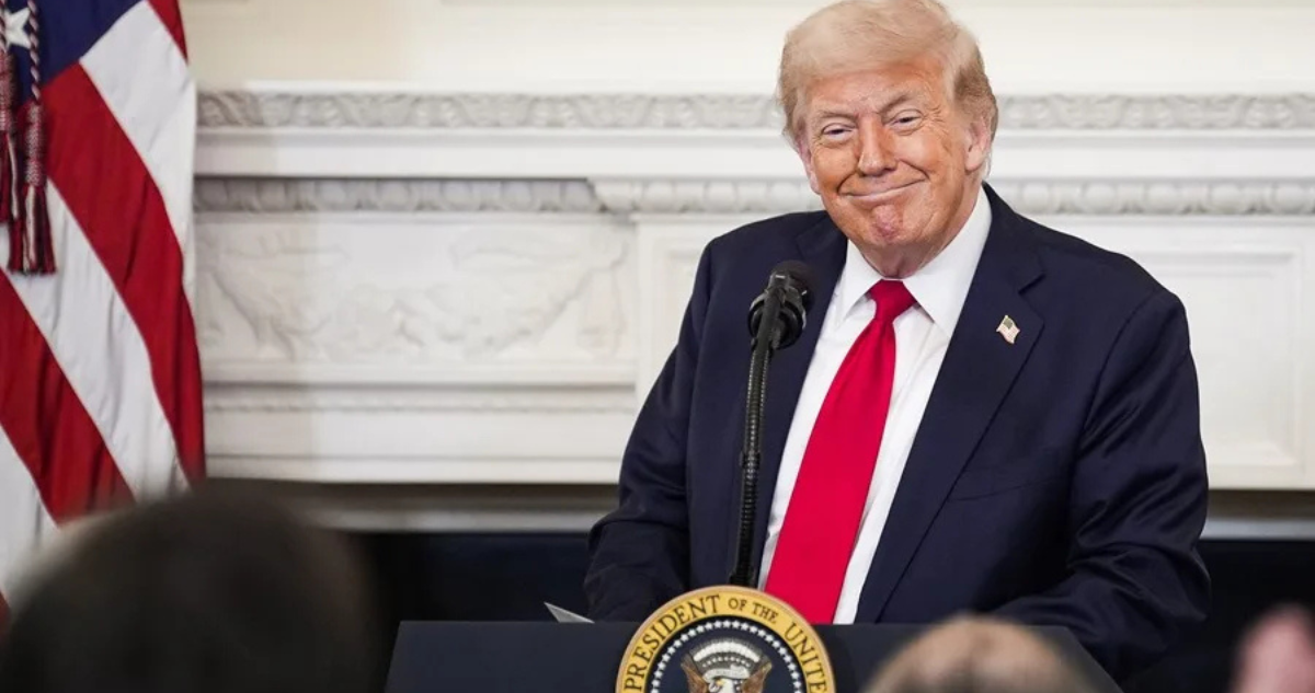 Trump Celebra Recorte de $9,000 Millones en Ayuda Exterior y Medios Públicos