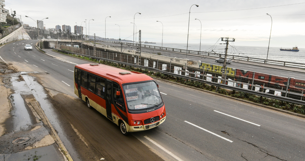 Valparaíso en Alerta: Transporte Público Suspendido por Riesgo de Tsunami