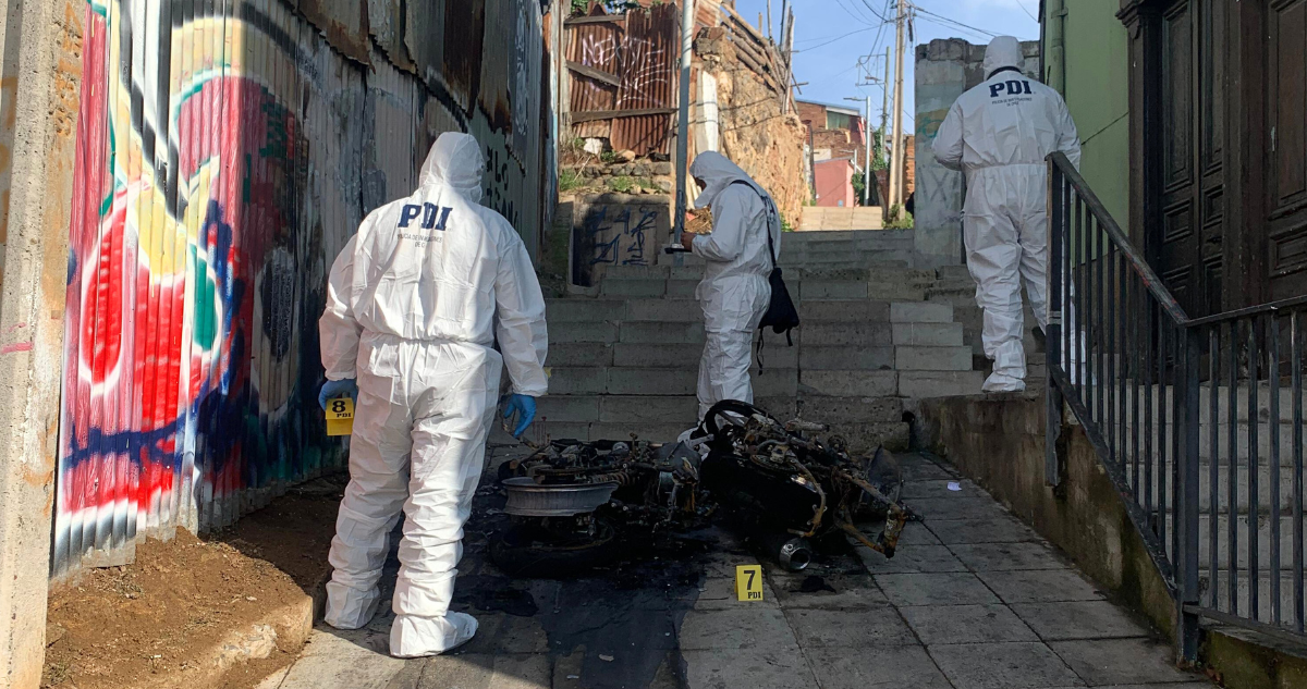 Violenta balacera en Valparaíso: Un muerto y dos heridos graves tras quema de motos
