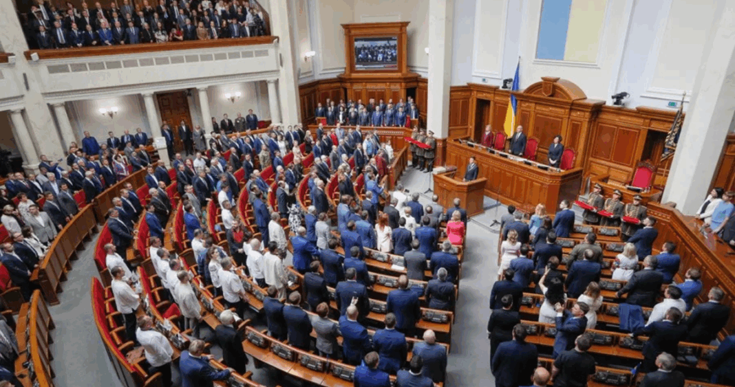 Zelenski y Ucrania dan marcha atrás: Restauran la independencia de las agencias anticorrupción