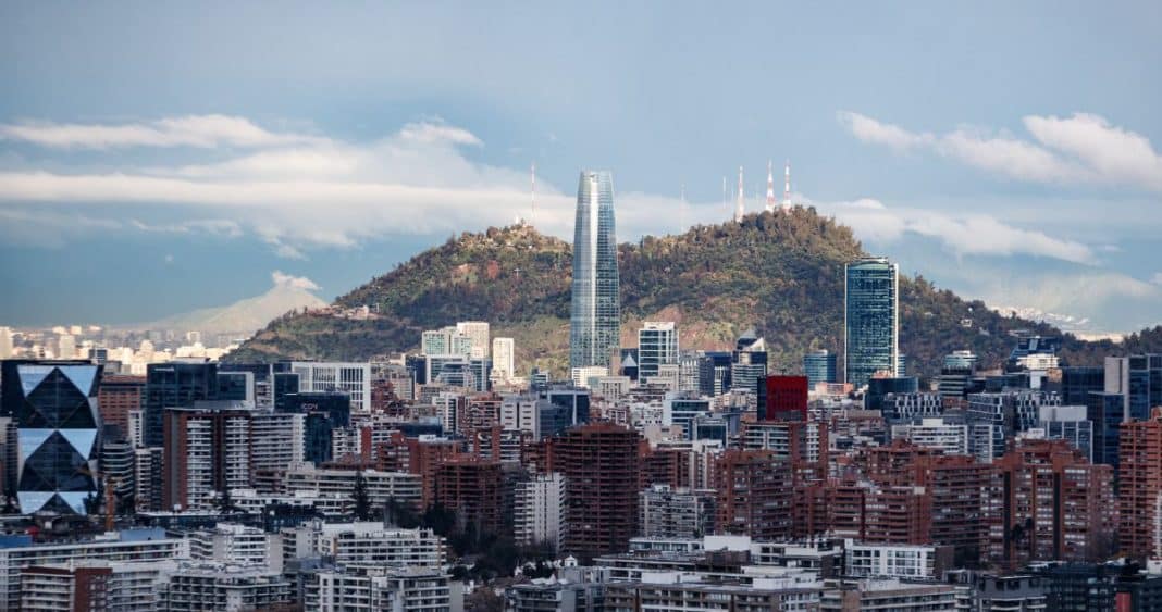 Aire más puro en la Región Metropolitana: Contaminación disminuyó un 66% en una década