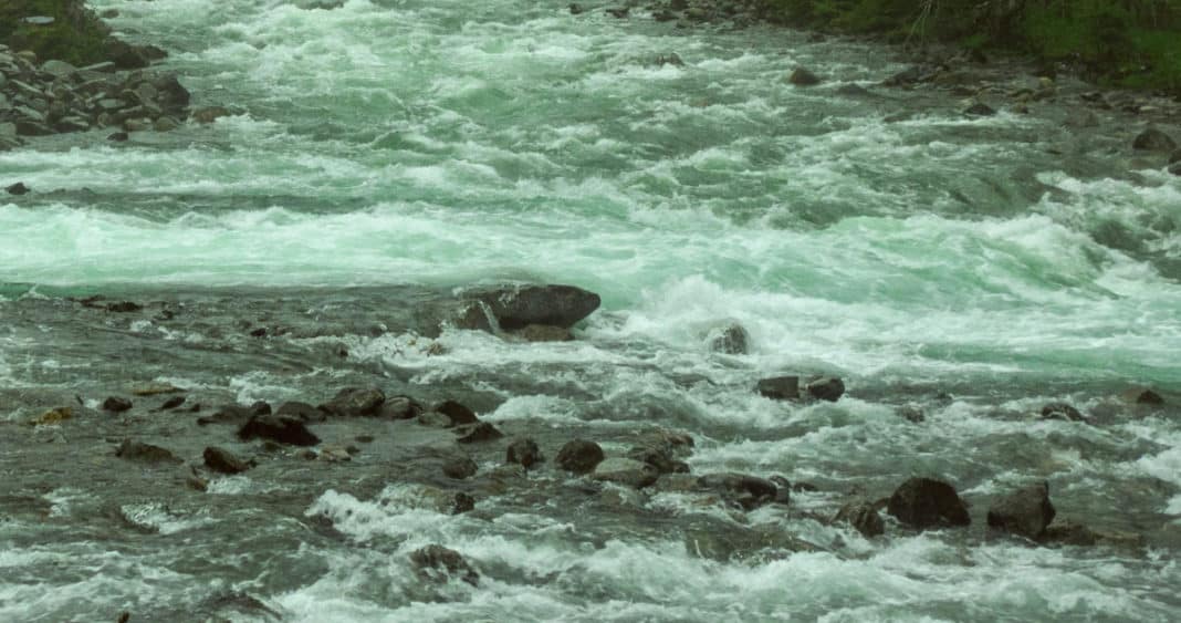 Alerta Roja en Puerto Montt: Senapred Activa Protocolo de Emergencia por Desborde del Río Lenca