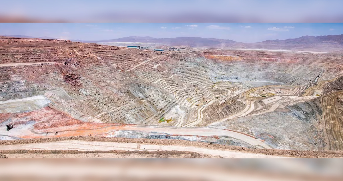 BHP Solicita Mediación Laboral para Evitar Huelga en Minas Escondida y Spence