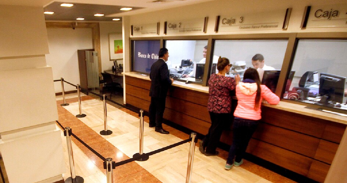 Bancarios amenazan con paro nacional si Gobierno no restaura feriado del 31 de diciembre
