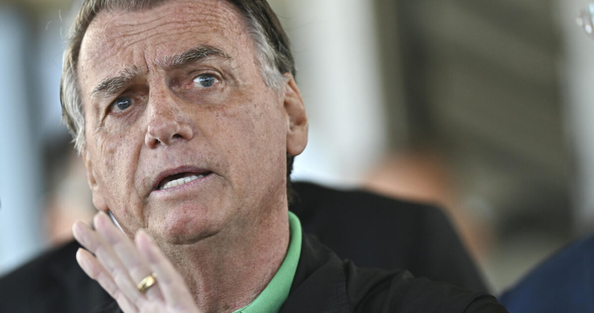 Corte Suprema ordena el arresto domiciliario de Bolsonaro por incumplir las restricciones Bolsonaro Enfrenta Arresto Domiciliario por Violar Restricciones en Juicio por Golpismo