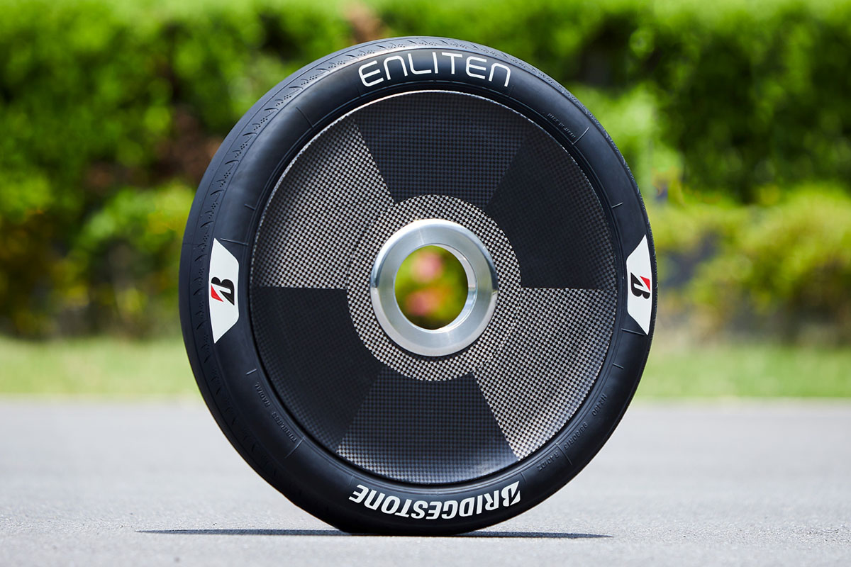 Bridgestone lidera la transición hacia una movilidad eléctrica y sostenible con sus neumáticos ENLITEN™