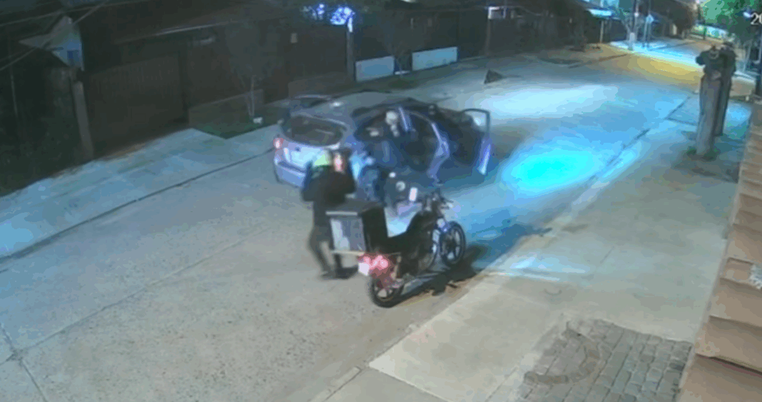 Brutal Asalto a Repartidor: Delincuentes le Roban Hasta la Moto