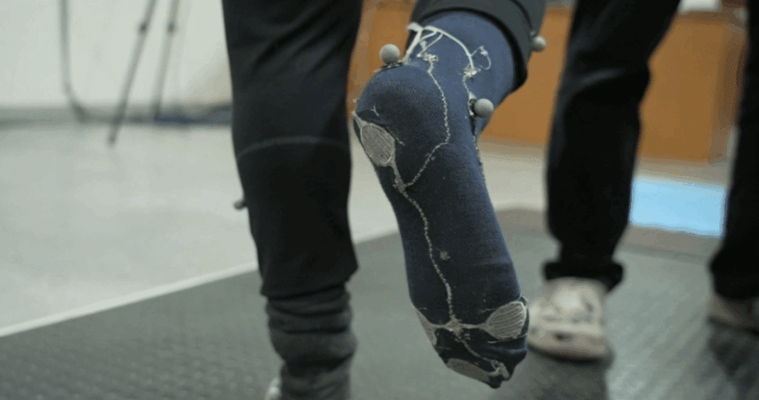 Calcetines Inteligentes: La Revolución de la Rehabilitación Domiciliaria Post-ACV