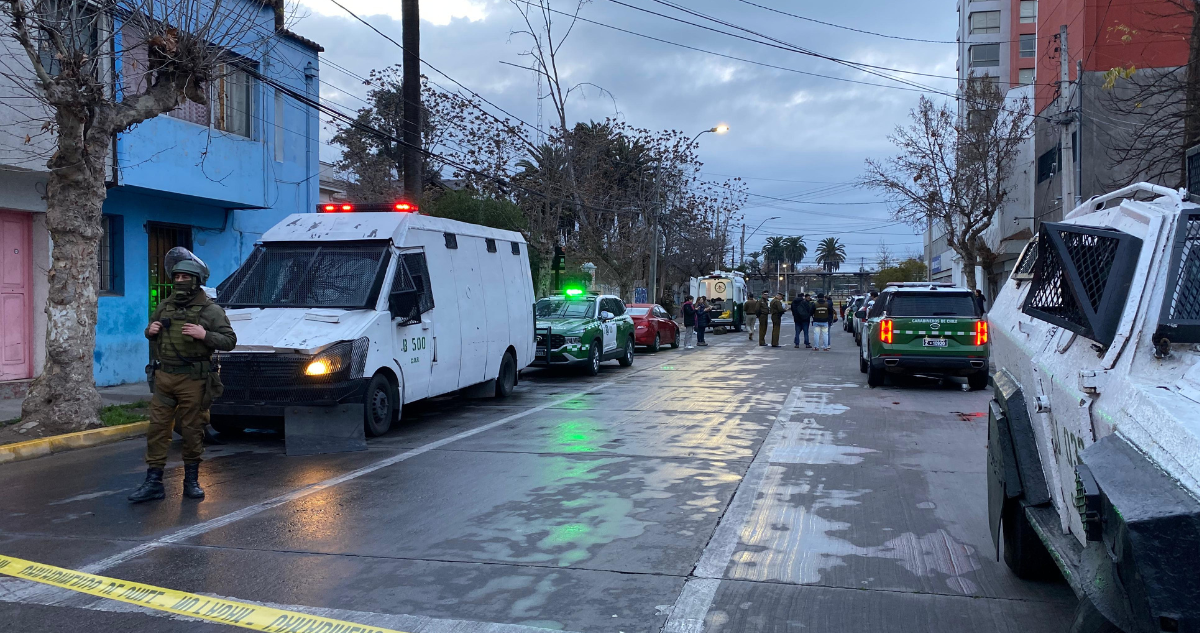 Carabinero fuera de servicio se defiende de ataque y mata a uno, deja grave a otro
