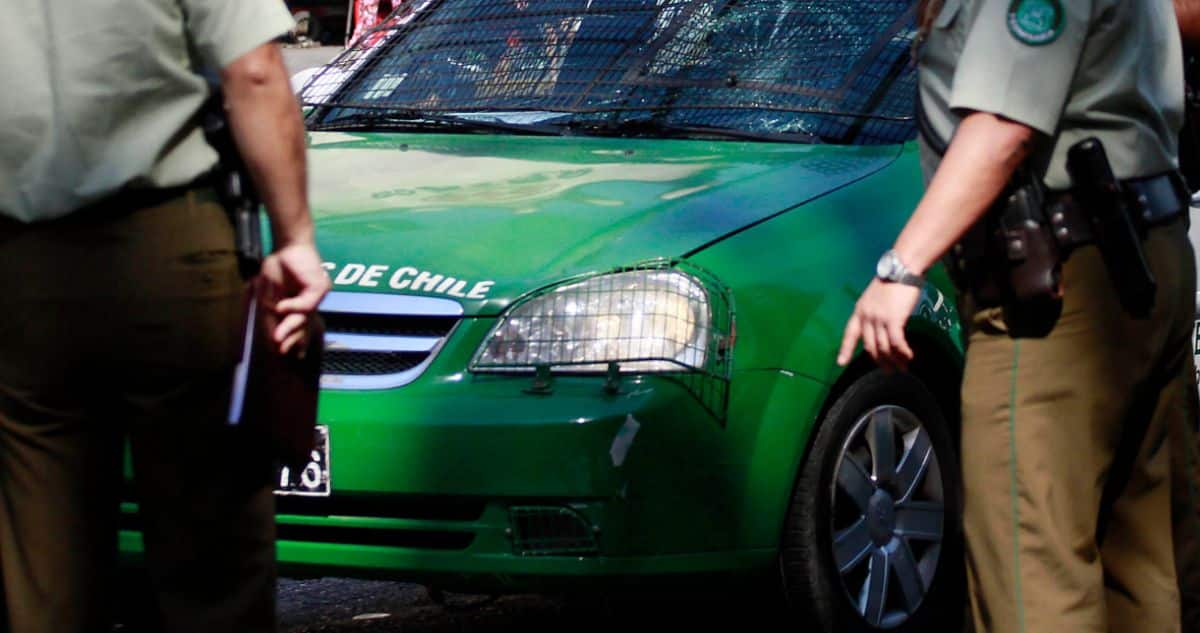 Carabineros Autorizados a Adquirir Pistolas Taser: Un Debate sobre Seguridad y Derechos Humanos