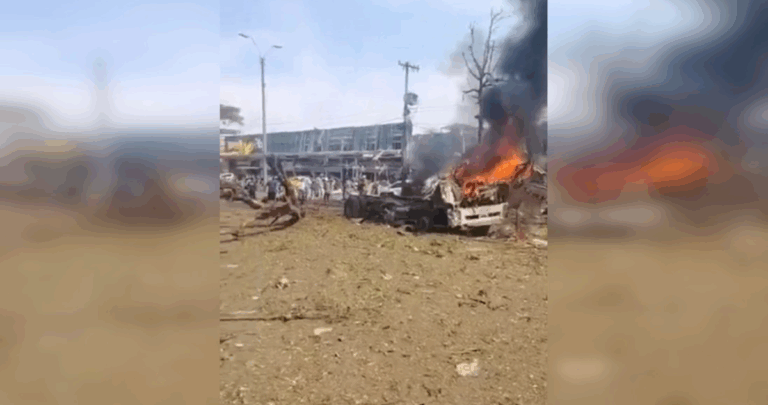 Carro Bomba Sacude Base Aérea en Cali: Retroceso en Seguridad y Críticas a Petro