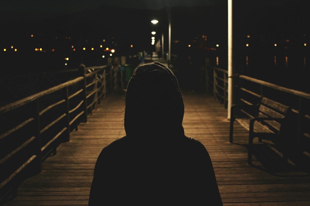 Catfishing y Violación de Privacidad: El Caso de