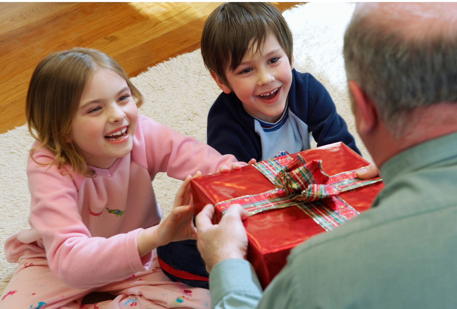 Celebra el Día del Niño con Regalos Seguros y Respaldados