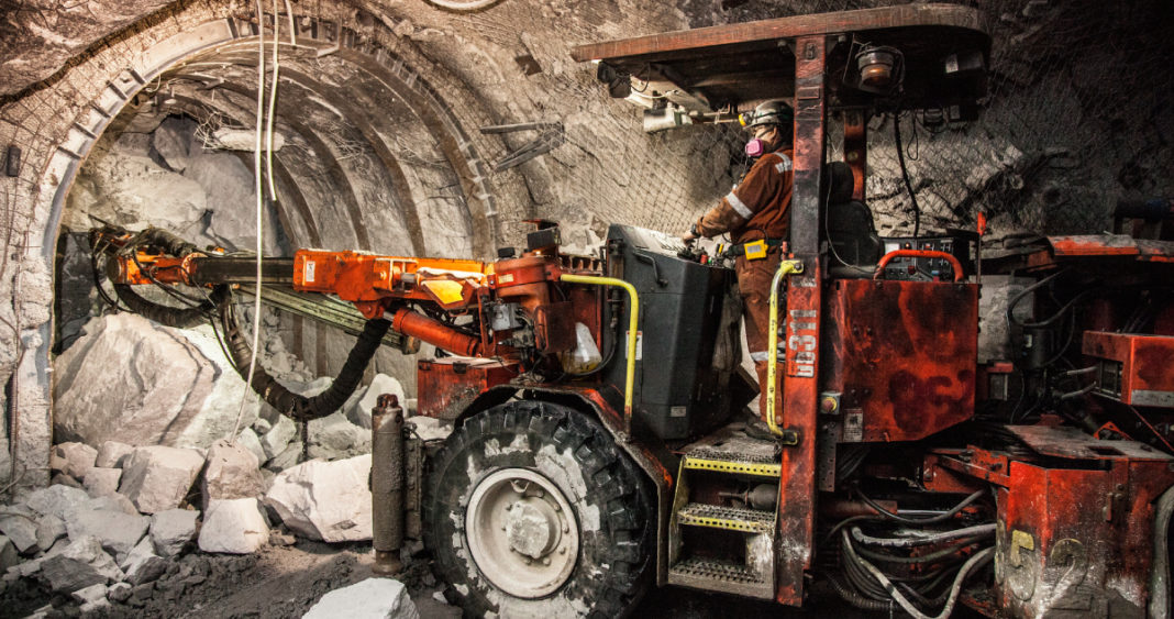 Codelco enfrenta pérdidas millonarias por paralización de El Teniente tras trágico derrumbe