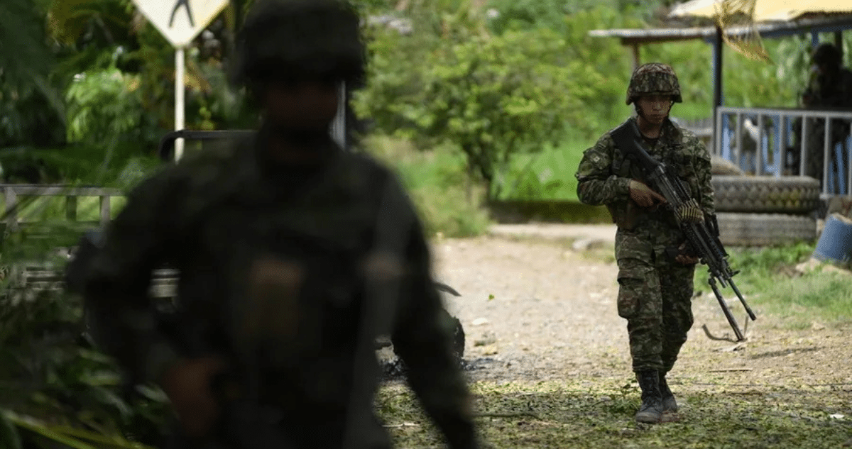 Comunidad libera a 33 militares secuestrados en operación contra disidencias de las FARC en Colombia