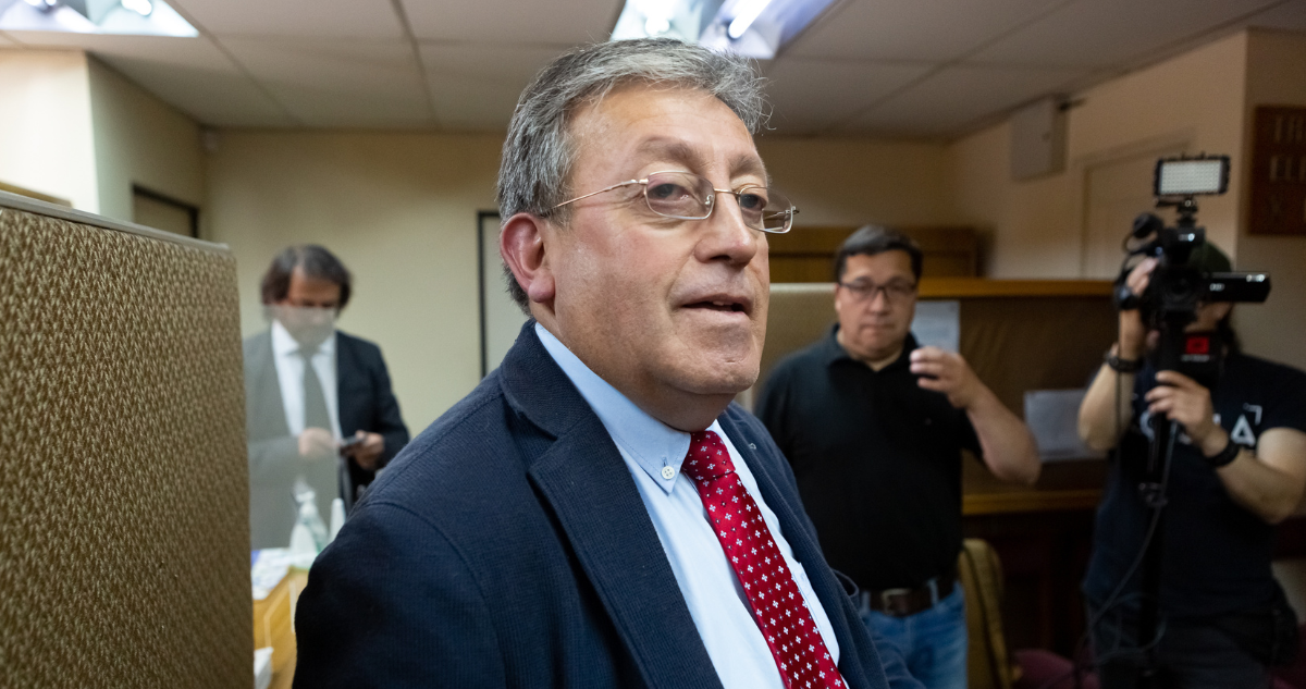 Exalcalde Gervoy Paredes enfrenta crisis económica tras acusaciones de corrupción