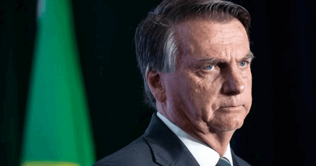 Expresidente Bolsonaro bajo vigilancia policial por riesgo de fuga