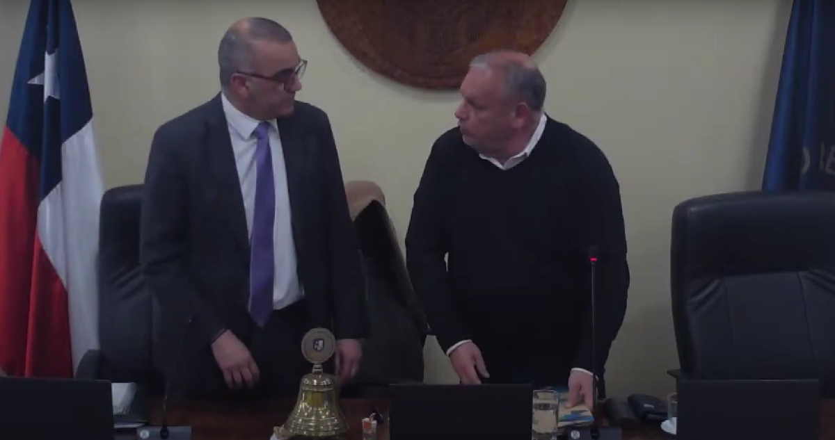 Gobernador Mundaca enfrenta polémica por comentarios contra consejeros regionales