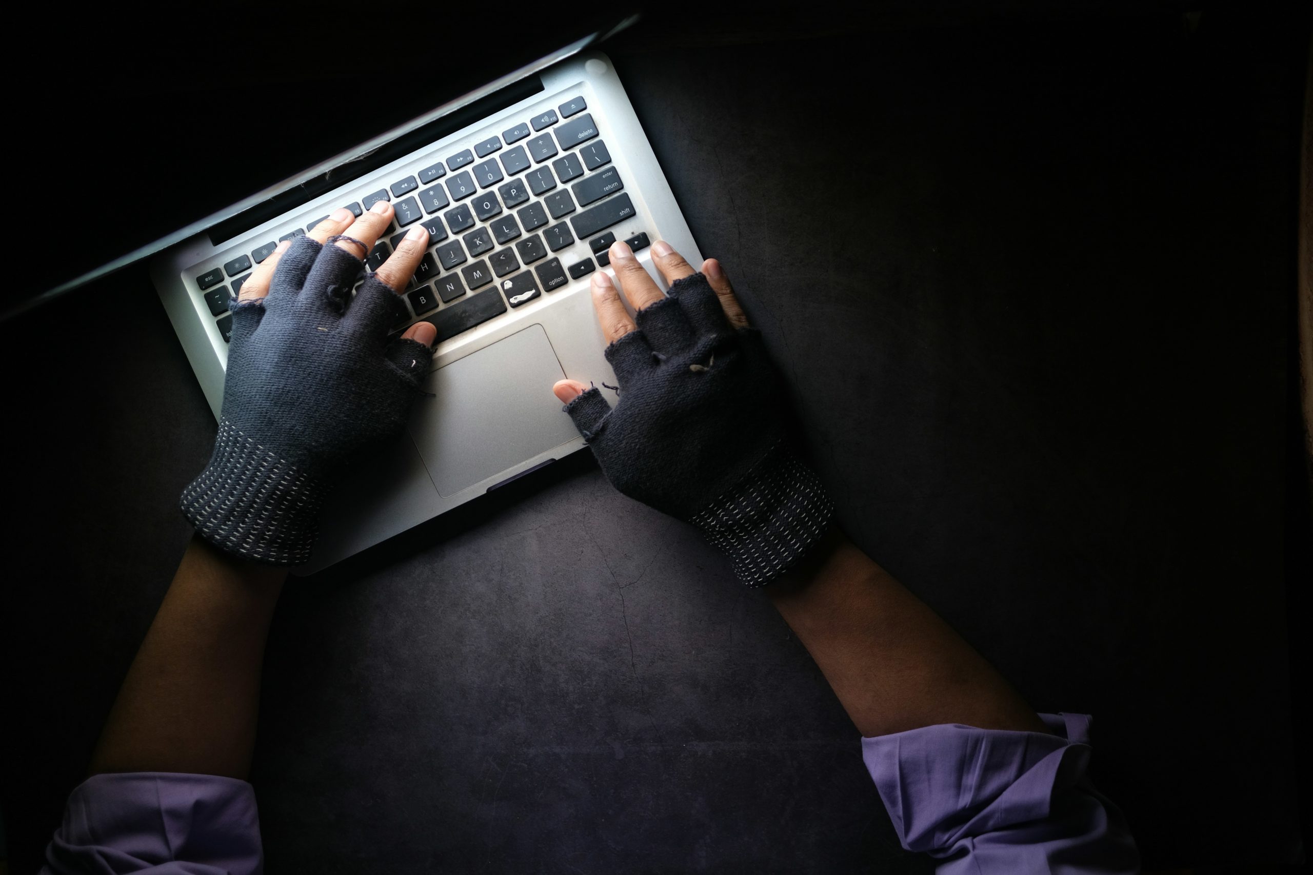 Grupo RomCom Aprovecha Vulnerabilidad Zero-Day en WinRAR para Robar Datos de Empresas