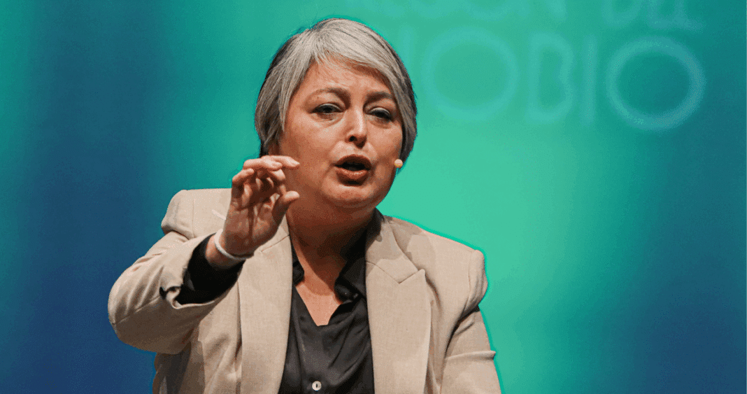 Jara reconoce error en su programa y promete corregirlo: Un gesto de transparencia en medio de acusaciones cruzadas