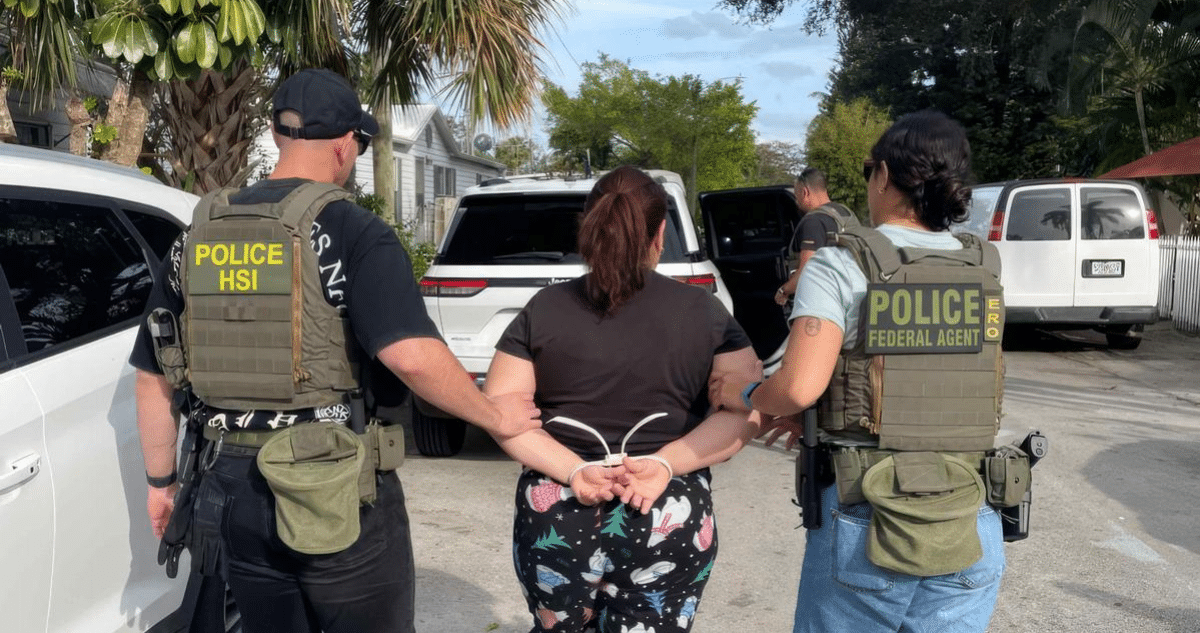 Jueza Bloquea Deportaciones Rápidas de Migrantes por Violación del Debido Proceso