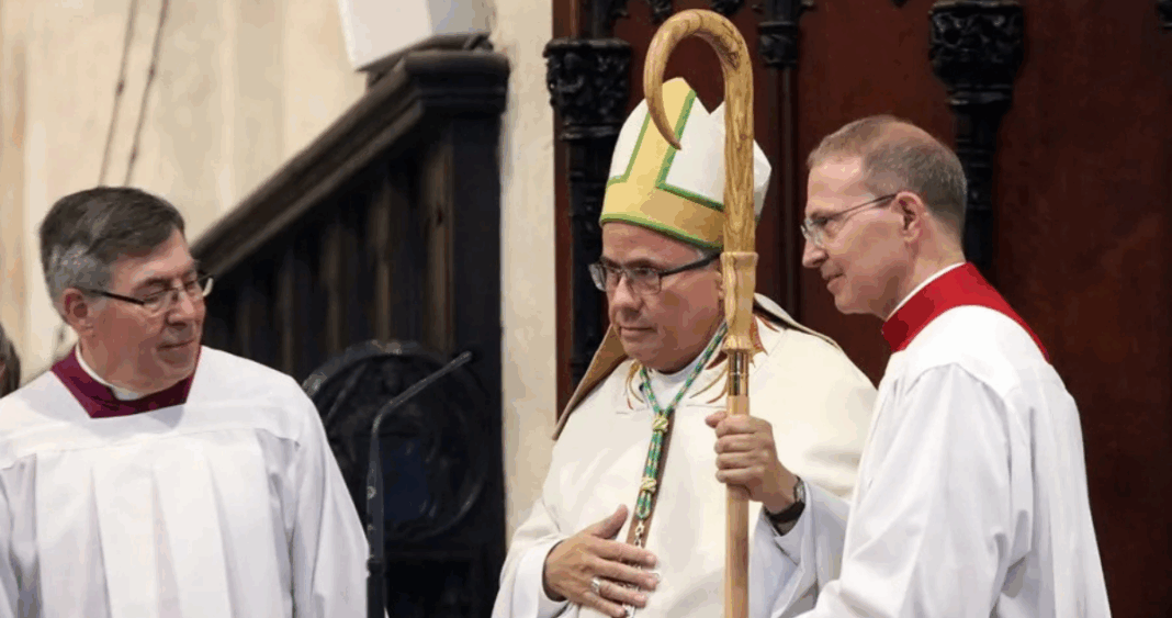 La Iglesia española responde contundentemente al líder de Vox sobre la acogida de migrantes