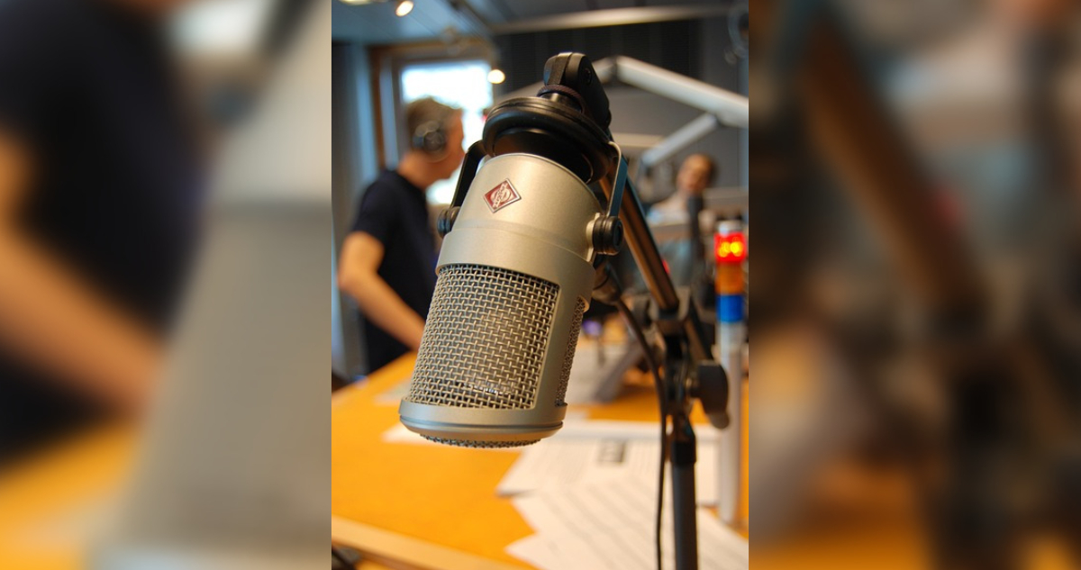 La Radio: El Medio Más Confiable y Omnipresente en Chile