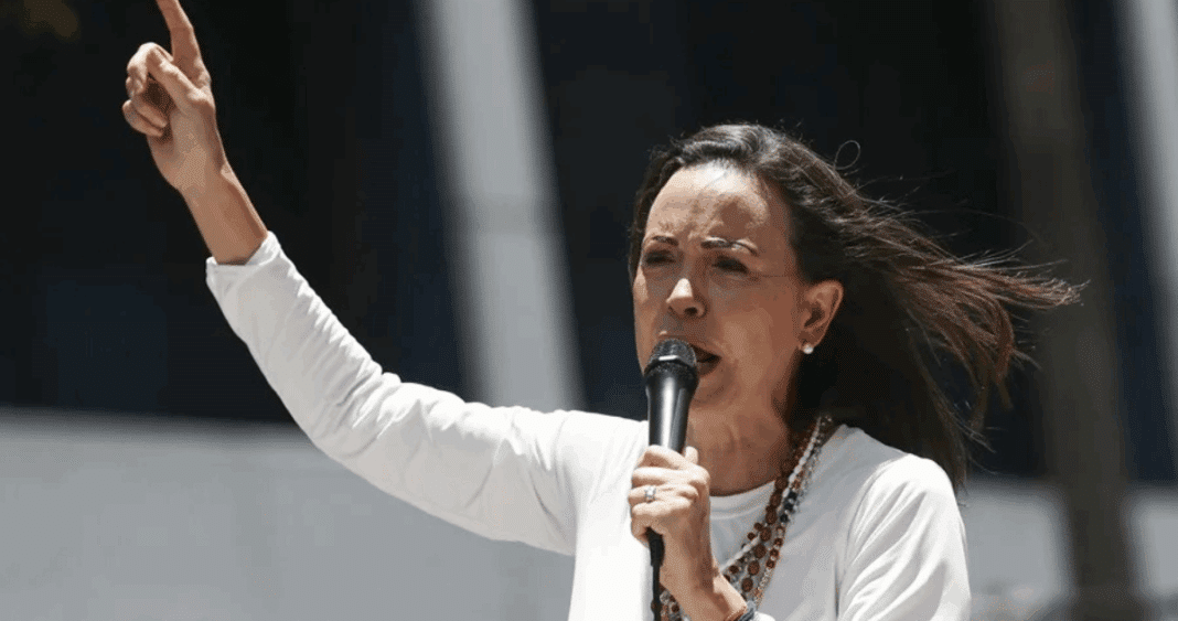 Machado Exhorta a Chile a Mantener Firmeza Contra Maduro, Como lo Hizo Contra el Tren de Aragua