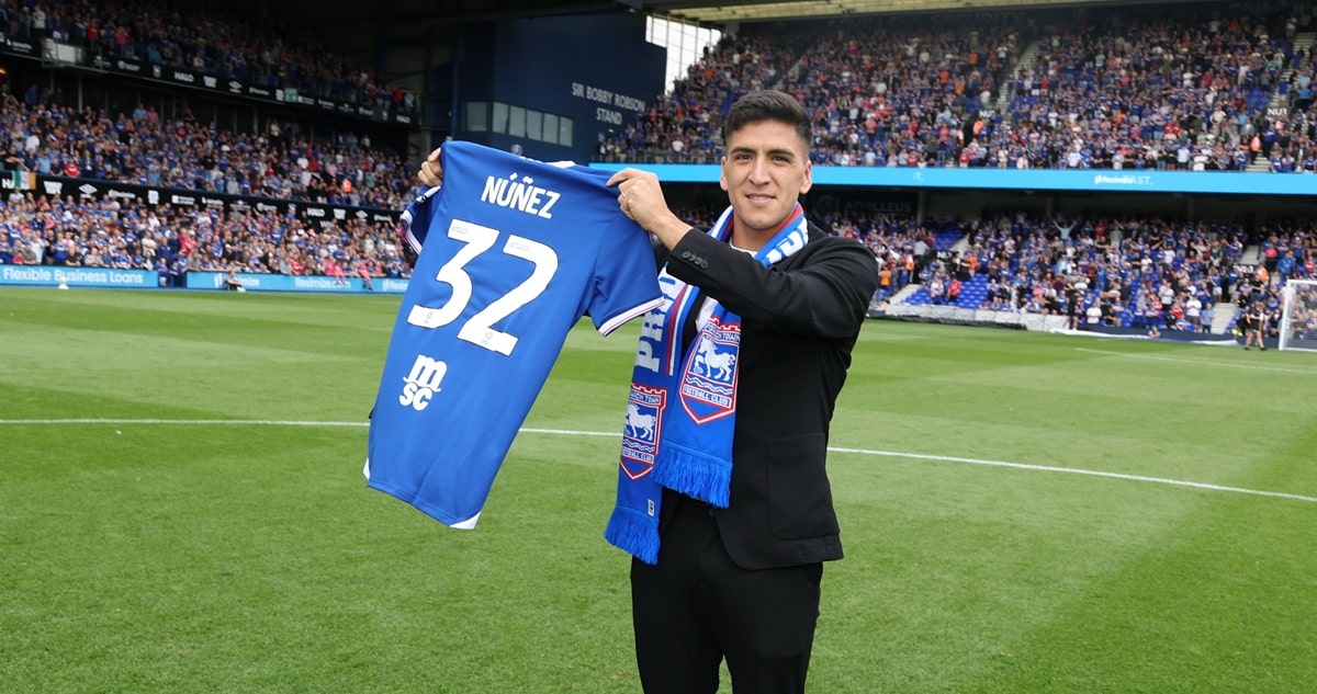 Marcelino Núñez, la nueva estrella del Ipswich Town, debuta en busca de la primera victoria