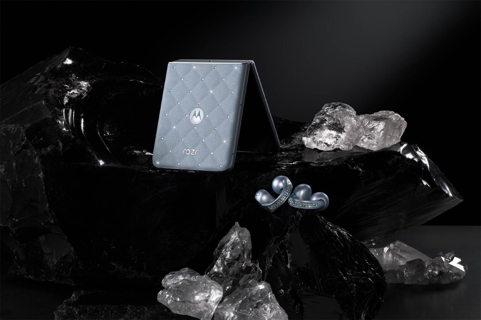 Motorola y Swarovski unen tecnología y lujo en la Colección Brillante