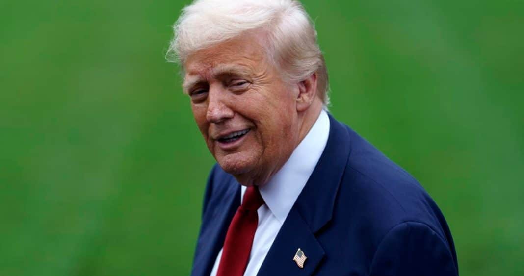 Museo de Historia de EEUU Elimina Intentos de Destitución de Trump Tras Presiones