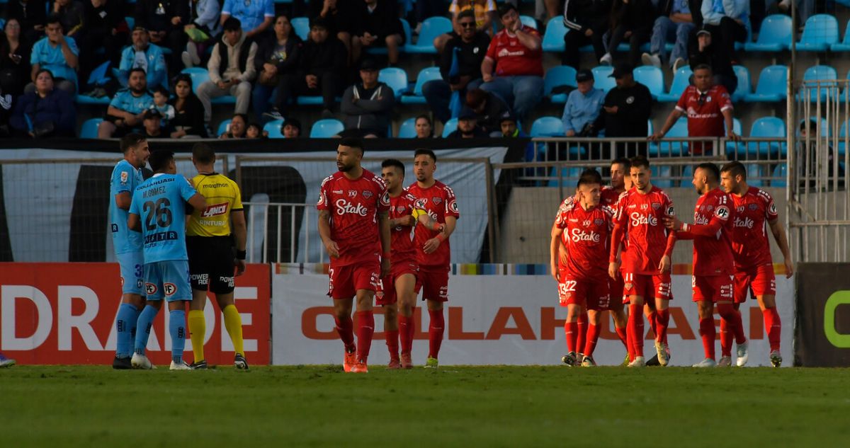 Ñublense Triunfa en el Norte: Iquique Sigue Hundido en la Liga de Primera