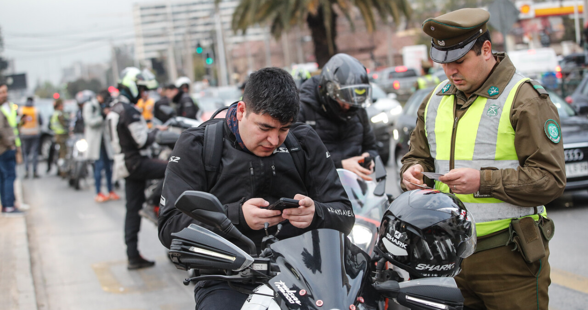 Restricción Vehicular en Santiago: Conoce los Dígitos Afectados este Viernes