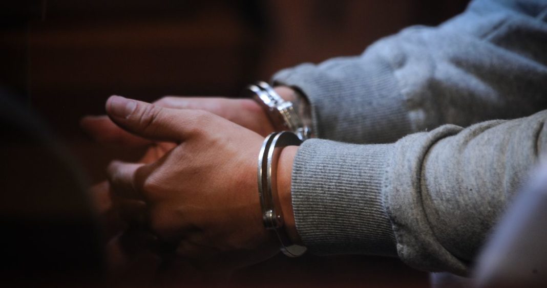 Suplantación de Identidad: Cómo un Hermano Evitó que un Inocente Cumpliera 300 Días de Cárcel