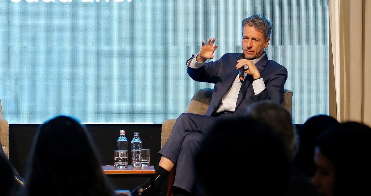 Velasco: Sin Reforma Política, la Economía Chilena