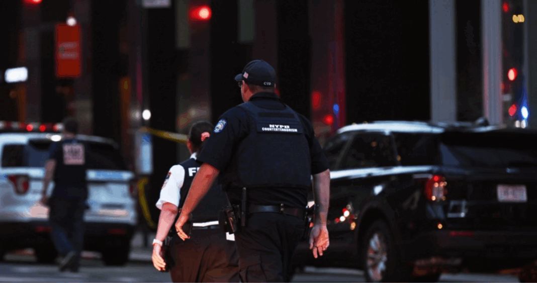 Violencia Pandillera Sacude Nueva York: Tiroteo en Club Nocturno Deja 3 Muertos y 9 Heridos