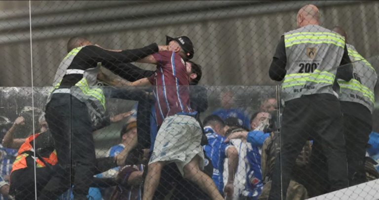 Violencia en la Copa Sudamericana: Enfrentamientos entre hinchas argentinos y la policía brasileña