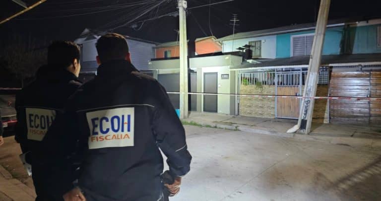 Violenta Irrupción en Fiesta de Cumpleaños Deja a Dos Hermanos Gravemente Heridos